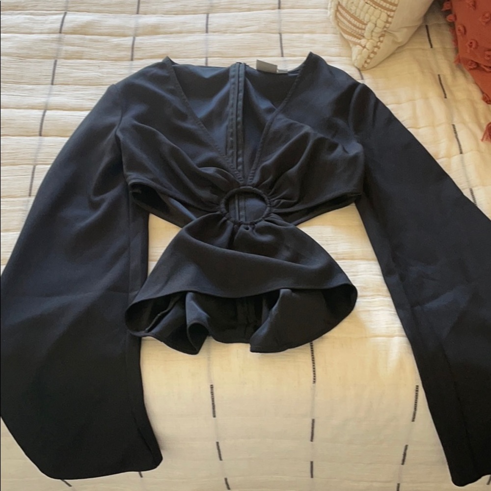 CUTE NEW Black Cut-out top